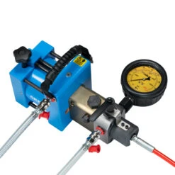 THAP 400E/K10, SKF, Air-driven Oil Injector For Pressures Upto 400 MPa/58, 000 Psi - Large Kit